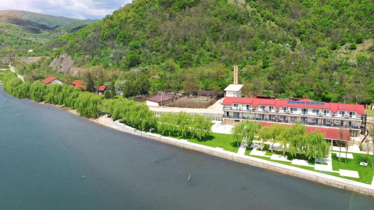 Vega Resort Restaurant & Lodge Оршова Экстерьер фото