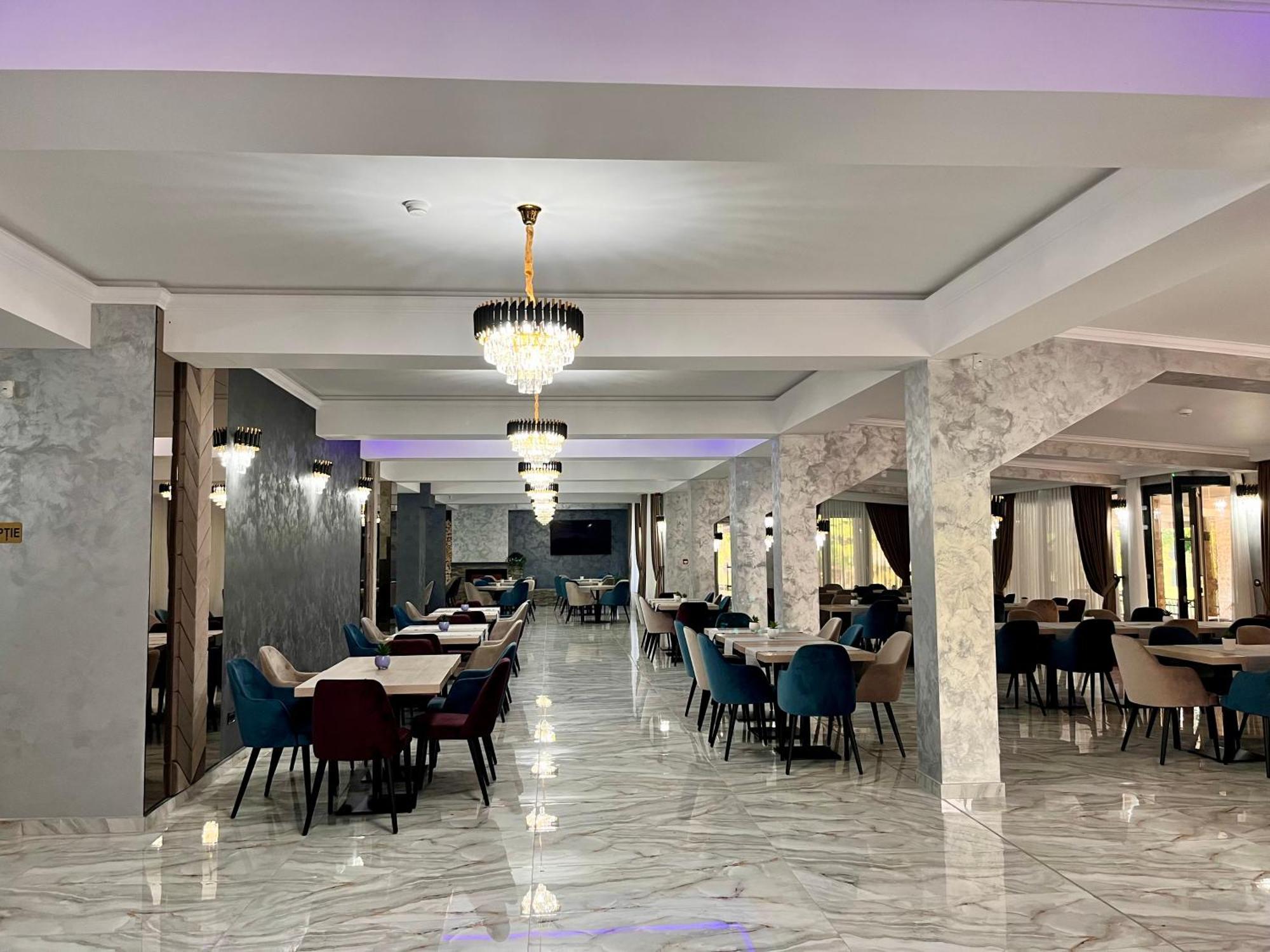 Vega Resort Restaurant & Lodge Оршова Экстерьер фото