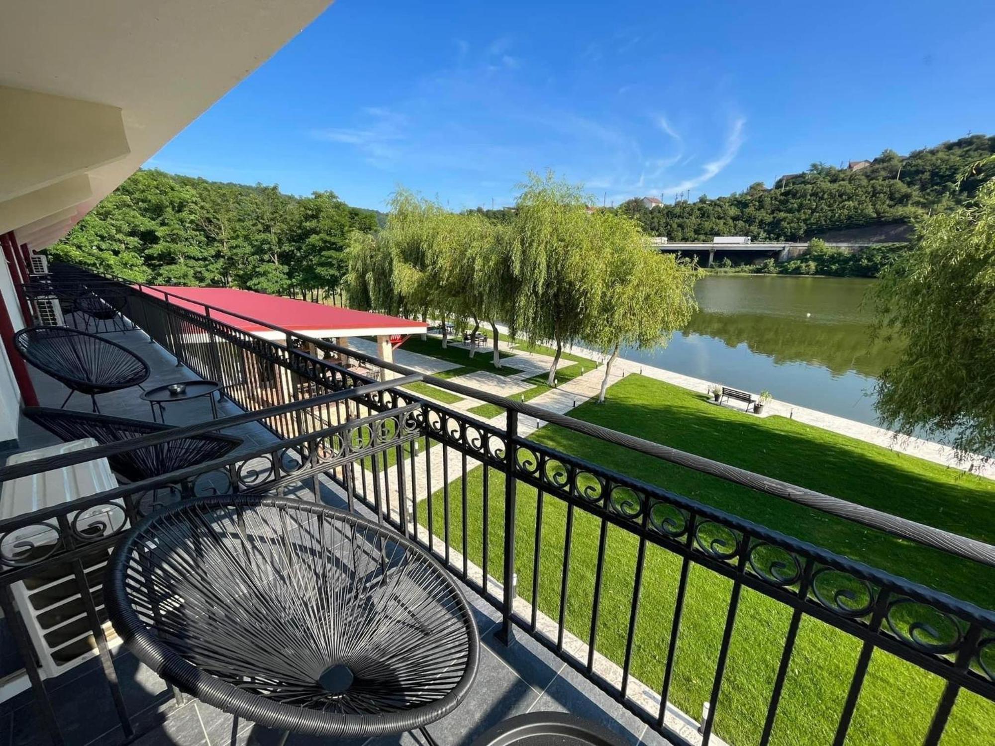 Vega Resort Restaurant & Lodge Оршова Экстерьер фото