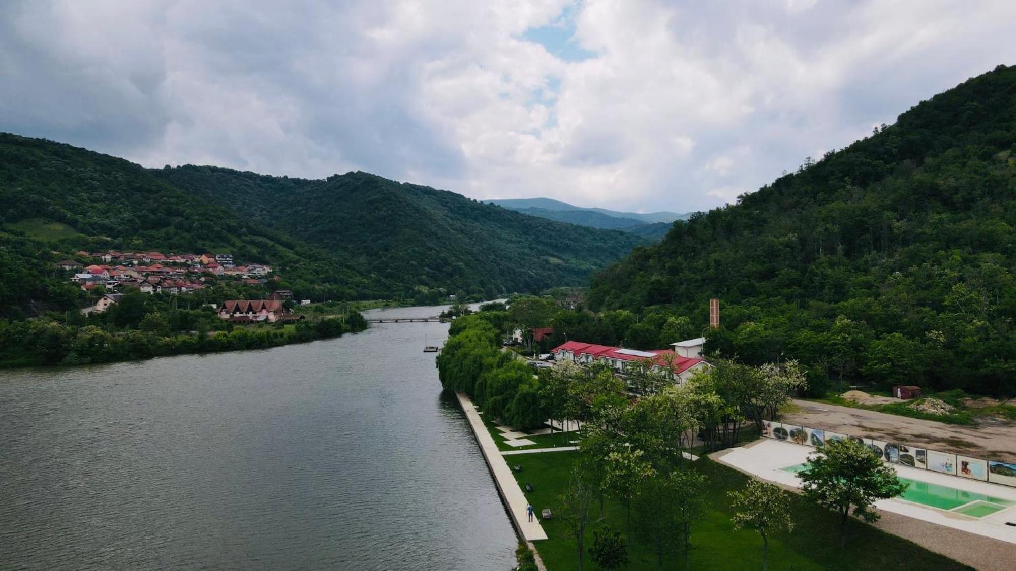 Vega Resort Restaurant & Lodge Оршова Экстерьер фото